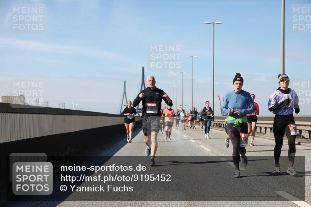 03.10.2025 - Köhlbrandbrückenlauf Yannick Fuchs http://msf.ph/oto/9195452 03.10.2025 11:59:37 Position 3  meine-sportfotos.de