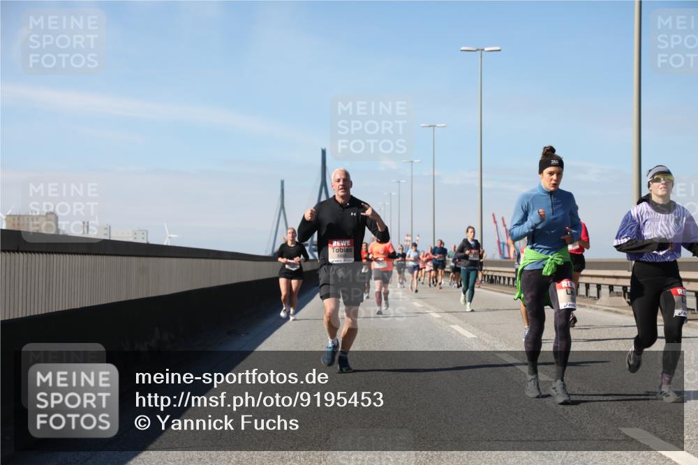 03.10.2025 - Köhlbrandbrückenlauf Yannick Fuchs http://msf.ph/oto/9195453 03.10.2025 11:59:37 Position 3  meine-sportfotos.de