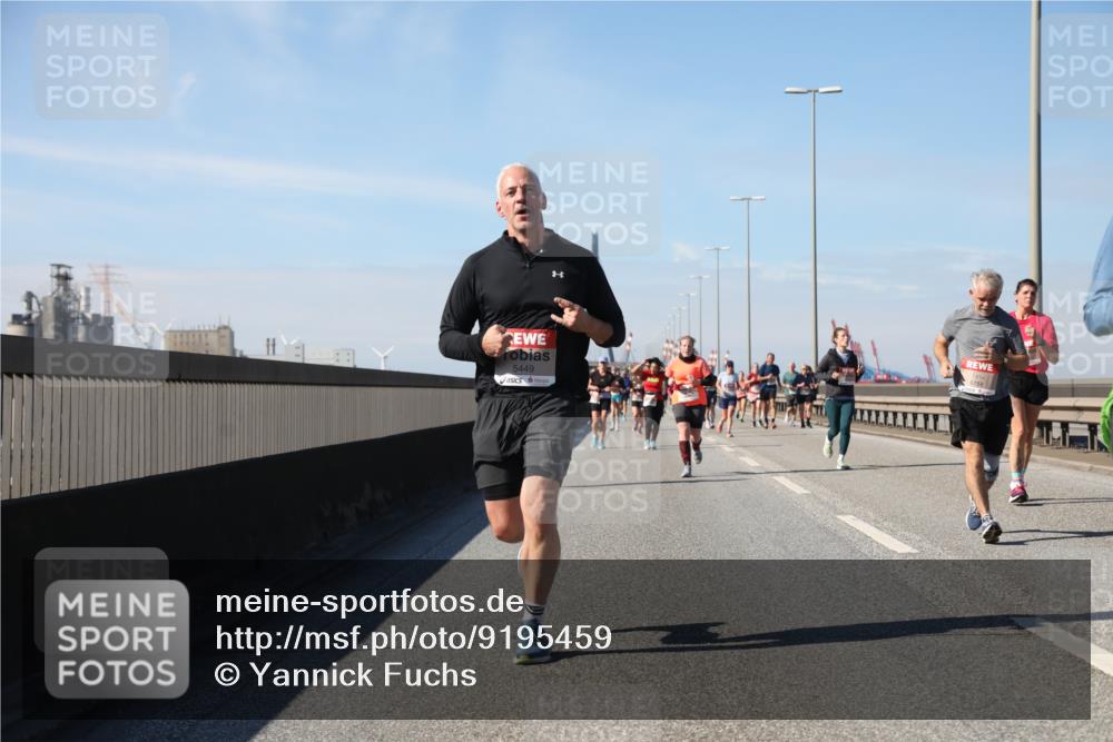 03.10.2025 - Köhlbrandbrückenlauf Yannick Fuchs http://msf.ph/oto/9195459 03.10.2025 11:59:39 Position 3 5449, 6758 meine-sportfotos.de