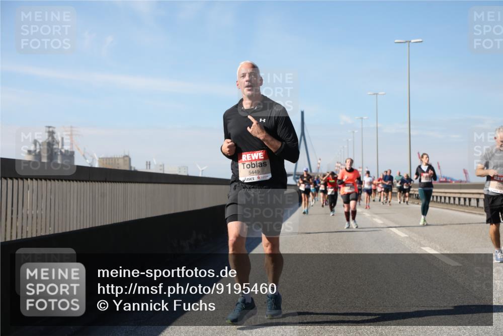 03.10.2025 - Köhlbrandbrückenlauf Yannick Fuchs http://msf.ph/oto/9195460 03.10.2025 11:59:39 Position 3 5449 meine-sportfotos.de