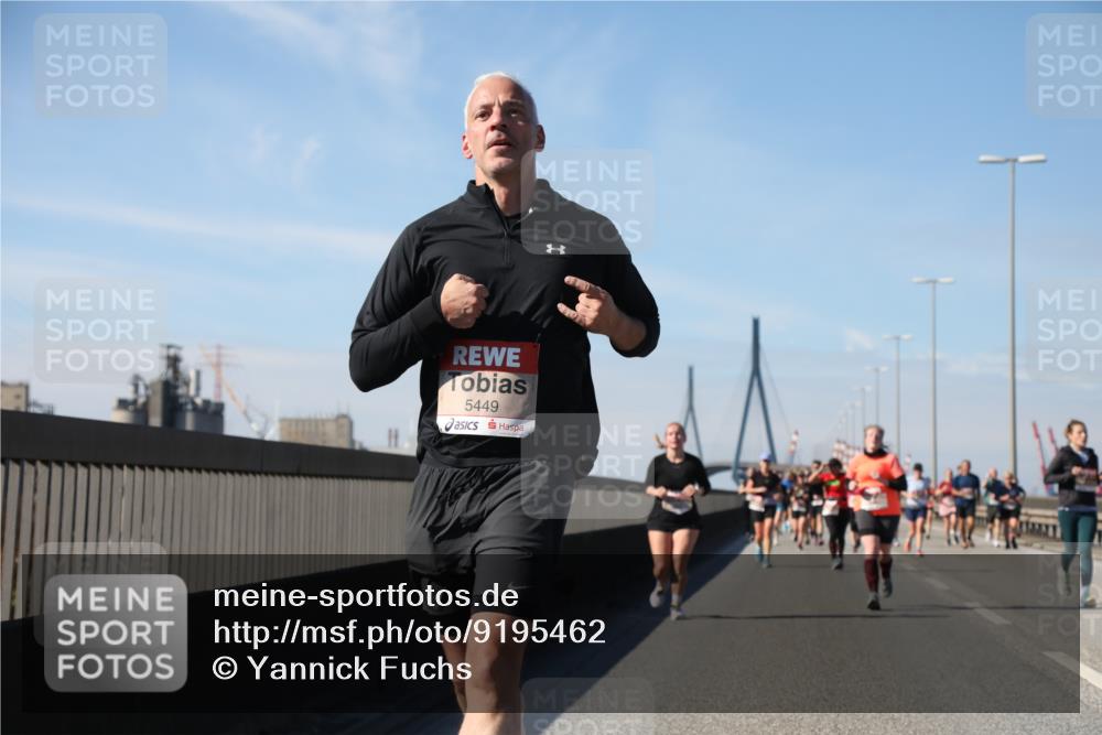 03.10.2025 - Köhlbrandbrückenlauf Yannick Fuchs http://msf.ph/oto/9195462 03.10.2025 11:59:39 Position 3 5449 meine-sportfotos.de