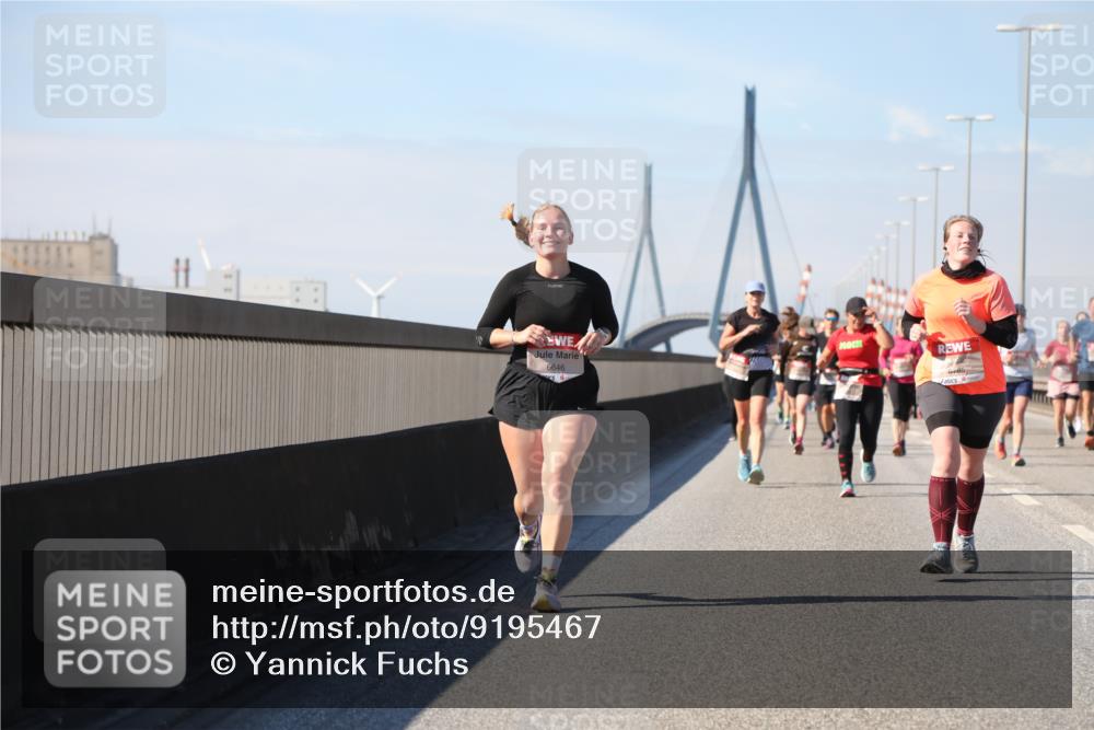 03.10.2025 - Köhlbrandbrückenlauf Yannick Fuchs http://msf.ph/oto/9195467 03.10.2025 11:59:41 Position 3 6646, 6796 meine-sportfotos.de