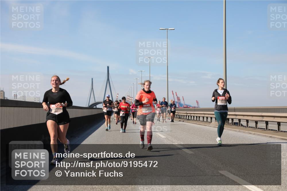 03.10.2025 - Köhlbrandbrückenlauf Yannick Fuchs http://msf.ph/oto/9195472 03.10.2025 11:59:42 Position 3  meine-sportfotos.de