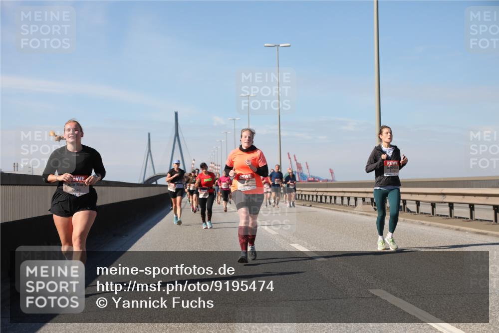 03.10.2025 - Köhlbrandbrückenlauf Yannick Fuchs http://msf.ph/oto/9195474 03.10.2025 11:59:42 Position 3 6646 meine-sportfotos.de