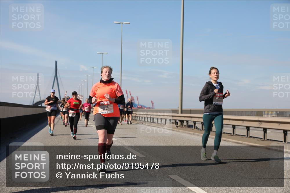 03.10.2025 - Köhlbrandbrückenlauf Yannick Fuchs http://msf.ph/oto/9195478 03.10.2025 11:59:43 Position 3  meine-sportfotos.de