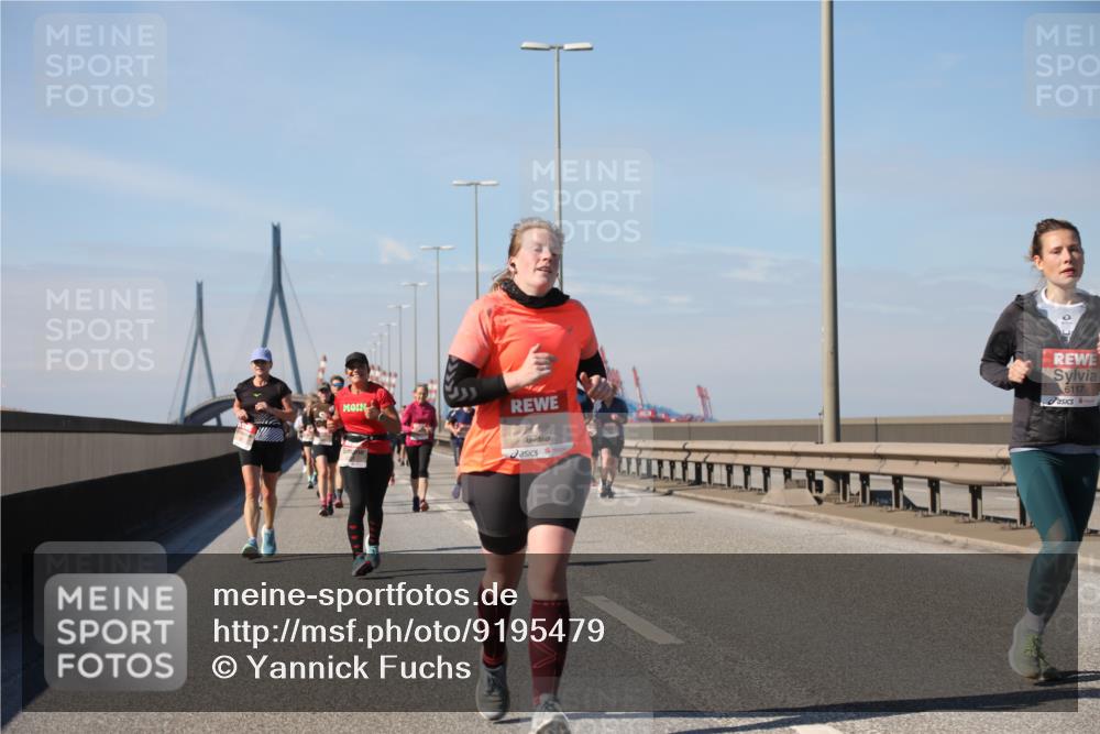 03.10.2025 - Köhlbrandbrückenlauf Yannick Fuchs http://msf.ph/oto/9195479 03.10.2025 11:59:43 Position 3 6795, 6117 meine-sportfotos.de