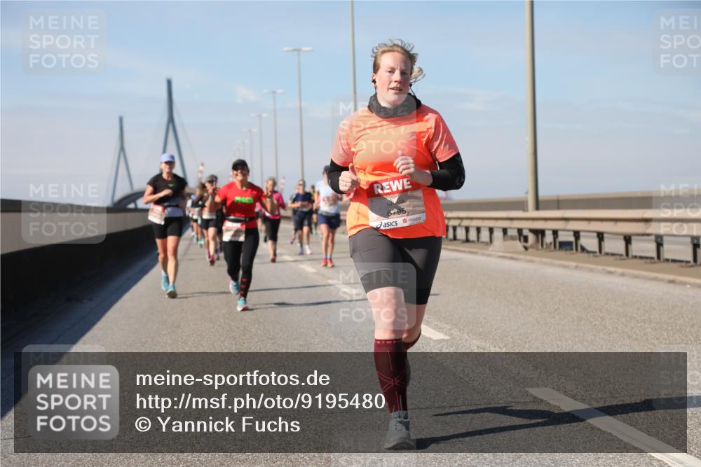 03.10.2025 - Köhlbrandbrückenlauf Yannick Fuchs http://msf.ph/oto/9195480 03.10.2025 11:59:44 Position 3 6795 meine-sportfotos.de