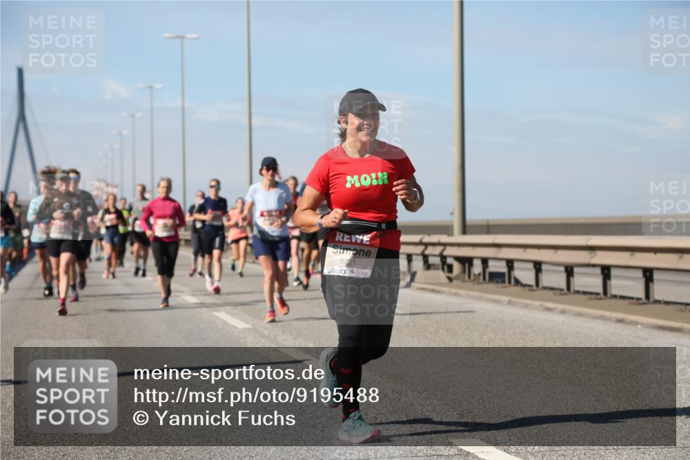 03.10.2025 - Köhlbrandbrückenlauf Yannick Fuchs http://msf.ph/oto/9195488 03.10.2025 11:59:46 Position 3 6221 meine-sportfotos.de