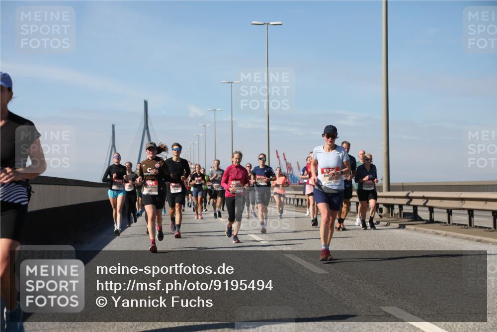 03.10.2025 - Köhlbrandbrückenlauf Yannick Fuchs http://msf.ph/oto/9195494 03.10.2025 11:59:48 Position 3  meine-sportfotos.de