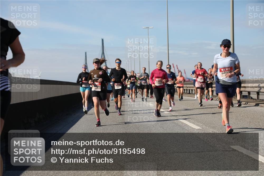 03.10.2025 - Köhlbrandbrückenlauf Yannick Fuchs http://msf.ph/oto/9195498 03.10.2025 11:59:48 Position 3  meine-sportfotos.de
