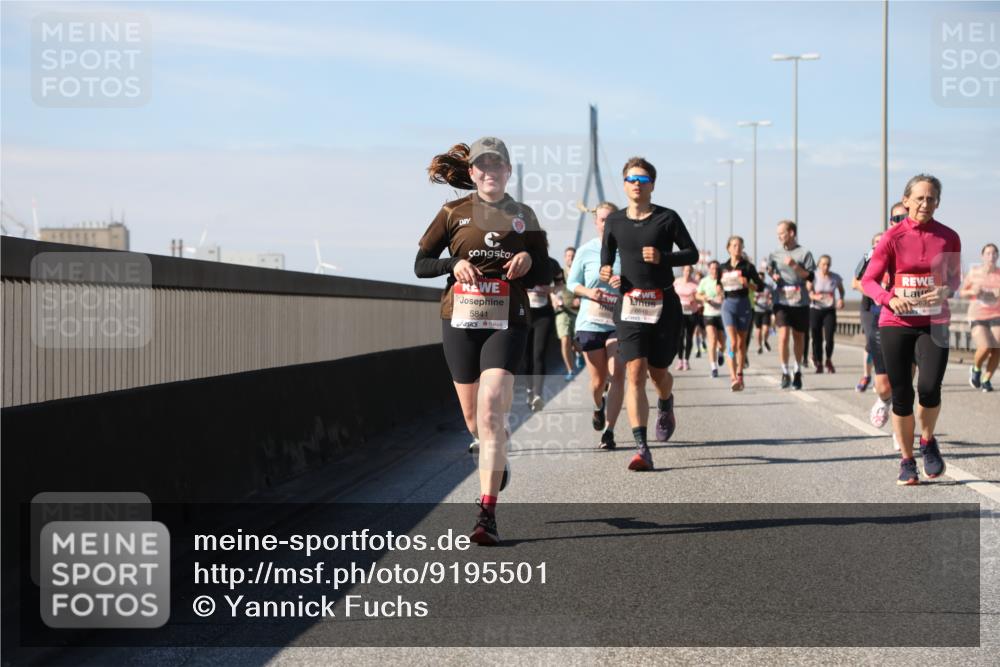 03.10.2025 - Köhlbrandbrückenlauf Yannick Fuchs http://msf.ph/oto/9195501 03.10.2025 11:59:49 Position 3 5841, 6645 meine-sportfotos.de