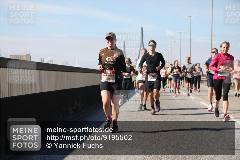 03.10.2025 - Köhlbrandbrückenlauf Yannick Fuchs http://msf.ph/oto/9195502 03.10.2025 11:59:50 Position 3 5841, 4363 meine-sportfotos.de