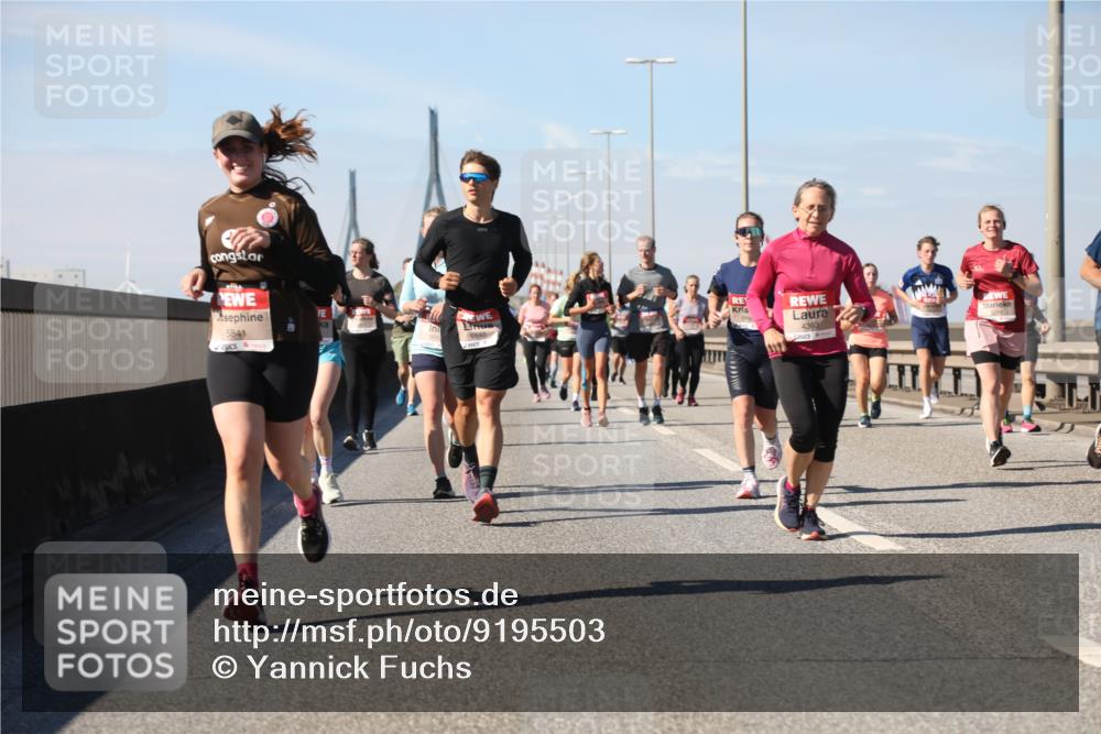 03.10.2025 - Köhlbrandbrückenlauf Yannick Fuchs http://msf.ph/oto/9195503 03.10.2025 11:59:50 Position 3 5841, 6645, 519, 4363 meine-sportfotos.de