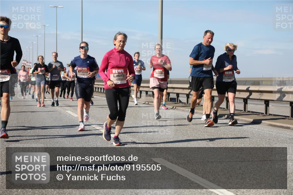 03.10.2025 - Köhlbrandbrückenlauf Yannick Fuchs http://msf.ph/oto/9195505 03.10.2025 11:59:50 Position 3 6645, 5192, 4363, 5214, 4838 meine-sportfotos.de