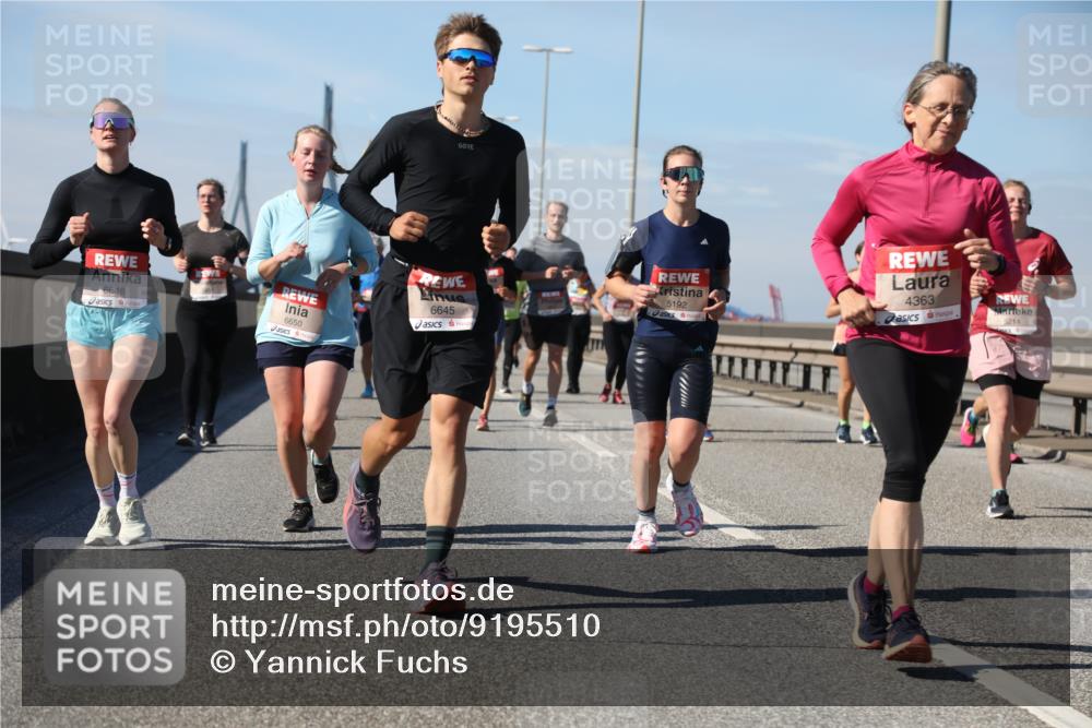 03.10.2025 - Köhlbrandbrückenlauf Yannick Fuchs http://msf.ph/oto/9195510 03.10.2025 11:59:51 Position 3 6648, 6650, 6645, 5192, 4363, 5214 meine-sportfotos.de