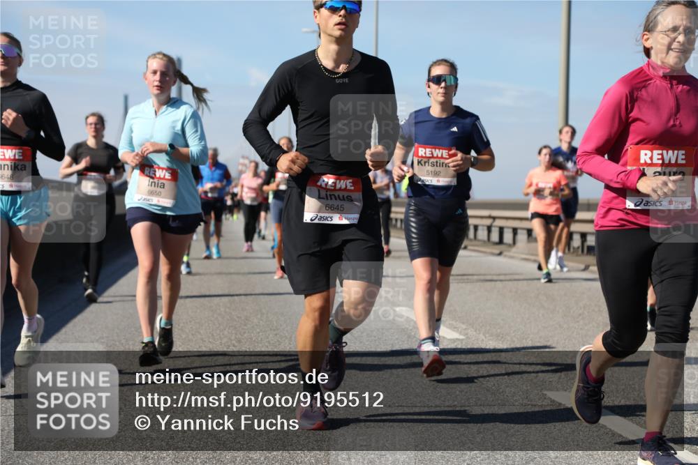 03.10.2025 - Köhlbrandbrückenlauf Yannick Fuchs http://msf.ph/oto/9195512 03.10.2025 11:59:52 Position 3 6645, 5192, 648, 6650 meine-sportfotos.de