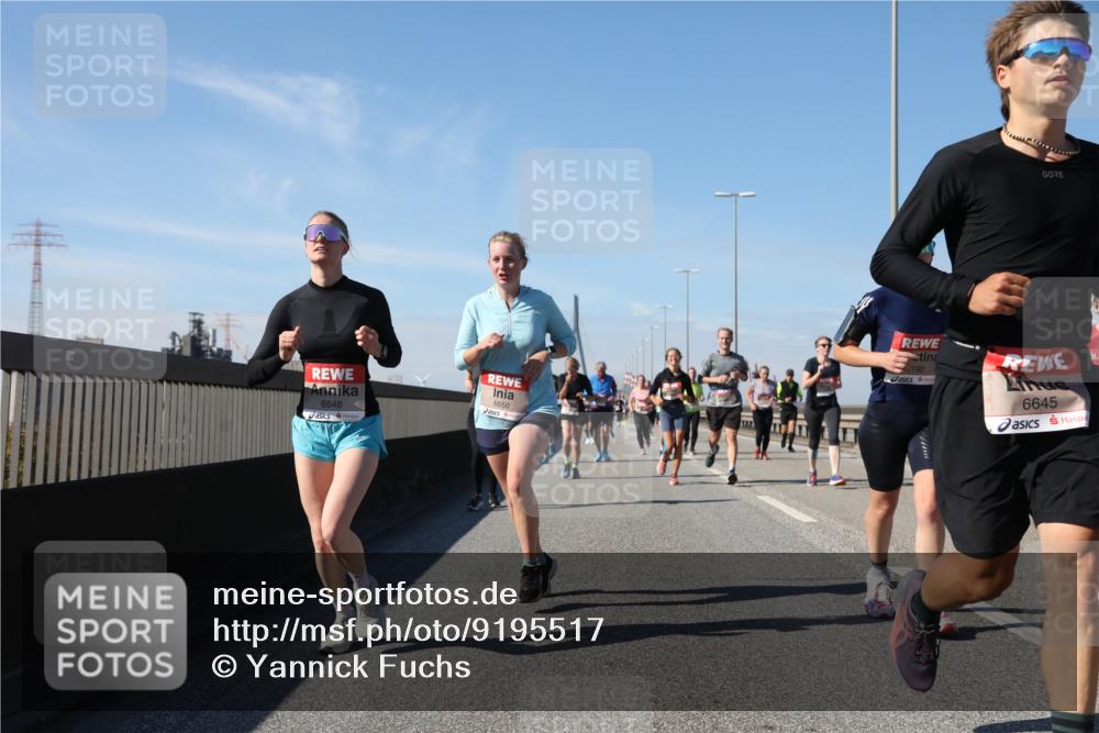 03.10.2025 - Köhlbrandbrückenlauf Yannick Fuchs http://msf.ph/oto/9195517 03.10.2025 11:59:53 Position 3 6648, 6650, 192, 6645 meine-sportfotos.de