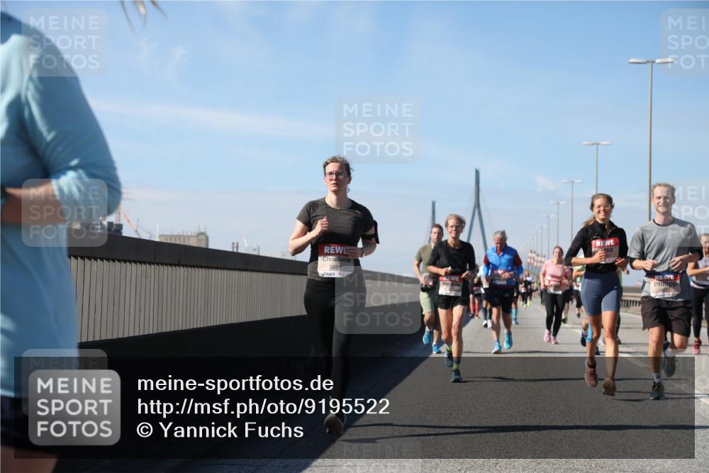 03.10.2025 - Köhlbrandbrückenlauf Yannick Fuchs http://msf.ph/oto/9195522 03.10.2025 11:59:54 Position 3 5851 meine-sportfotos.de