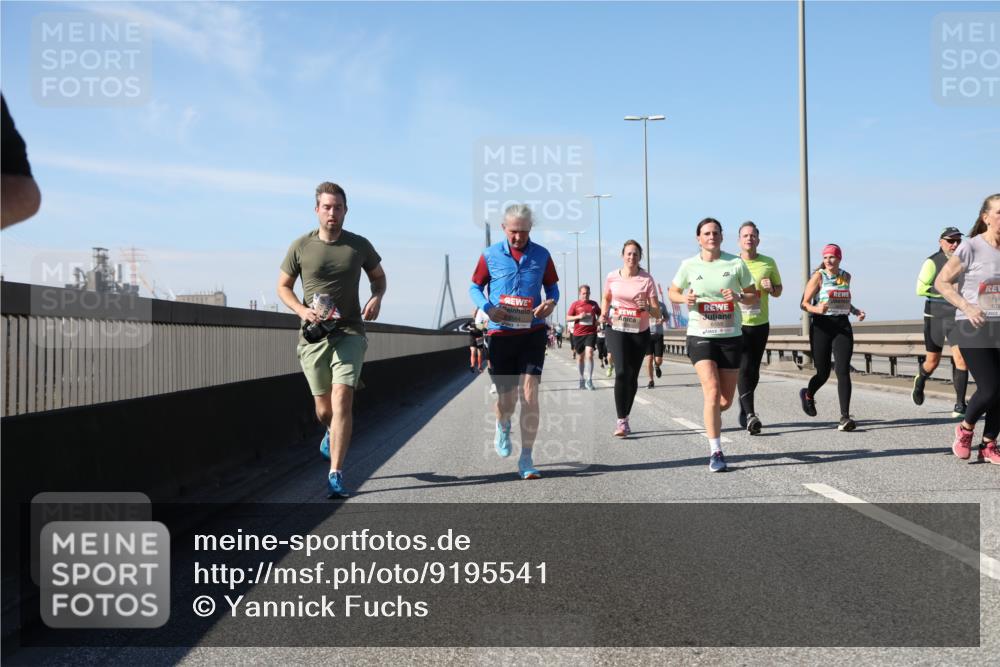 03.10.2025 - Köhlbrandbrückenlauf Yannick Fuchs http://msf.ph/oto/9195541 03.10.2025 11:59:58 Position 3 67, 6589 meine-sportfotos.de