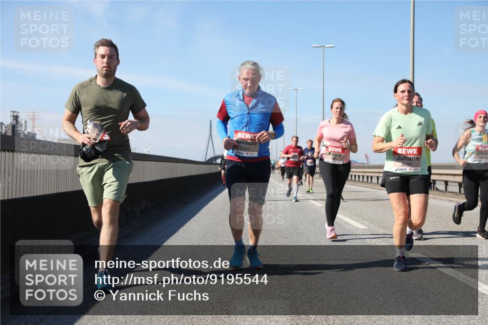 03.10.2025 - Köhlbrandbrückenlauf Yannick Fuchs http://msf.ph/oto/9195544 03.10.2025 11:59:59 Position 3 5084, 6589 meine-sportfotos.de
