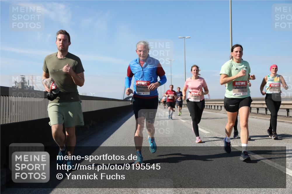 03.10.2025 - Köhlbrandbrückenlauf Yannick Fuchs http://msf.ph/oto/9195545 03.10.2025 11:59:59 Position 3 5084, 6589 meine-sportfotos.de