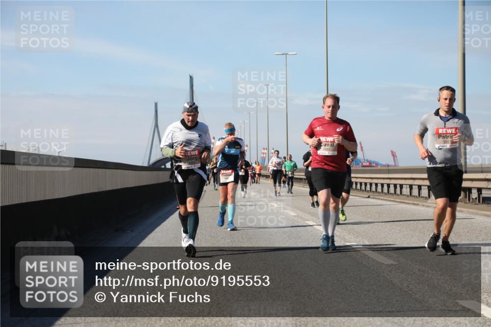 03.10.2025 - Köhlbrandbrückenlauf Yannick Fuchs http://msf.ph/oto/9195553 03.10.2025 12:00:01 Position 3 5483, 5917 meine-sportfotos.de