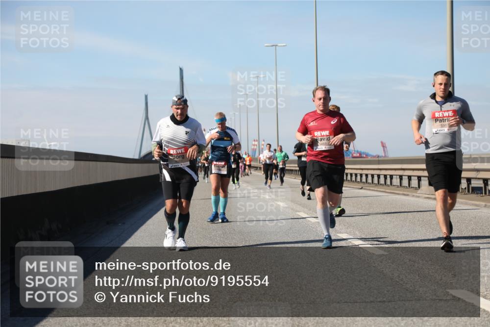 03.10.2025 - Köhlbrandbrückenlauf Yannick Fuchs http://msf.ph/oto/9195554 03.10.2025 12:00:01 Position 3 5483, 5917 meine-sportfotos.de