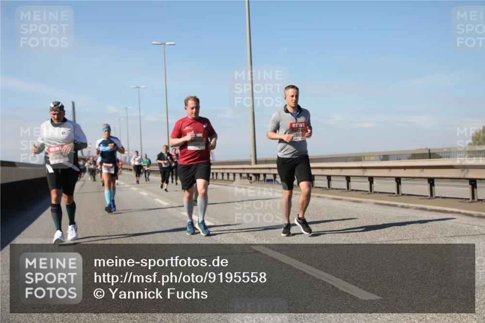 03.10.2025 - Köhlbrandbrückenlauf Yannick Fuchs http://msf.ph/oto/9195558 03.10.2025 12:00:02 Position 3  meine-sportfotos.de
