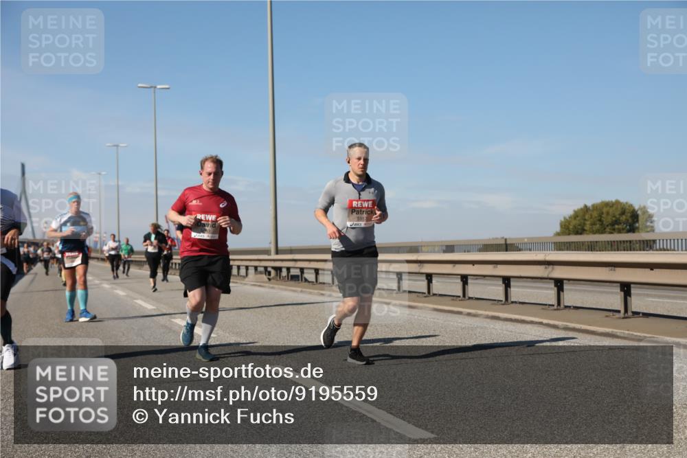 03.10.2025 - Köhlbrandbrückenlauf Yannick Fuchs http://msf.ph/oto/9195559 03.10.2025 12:00:02 Position 3 5917 meine-sportfotos.de