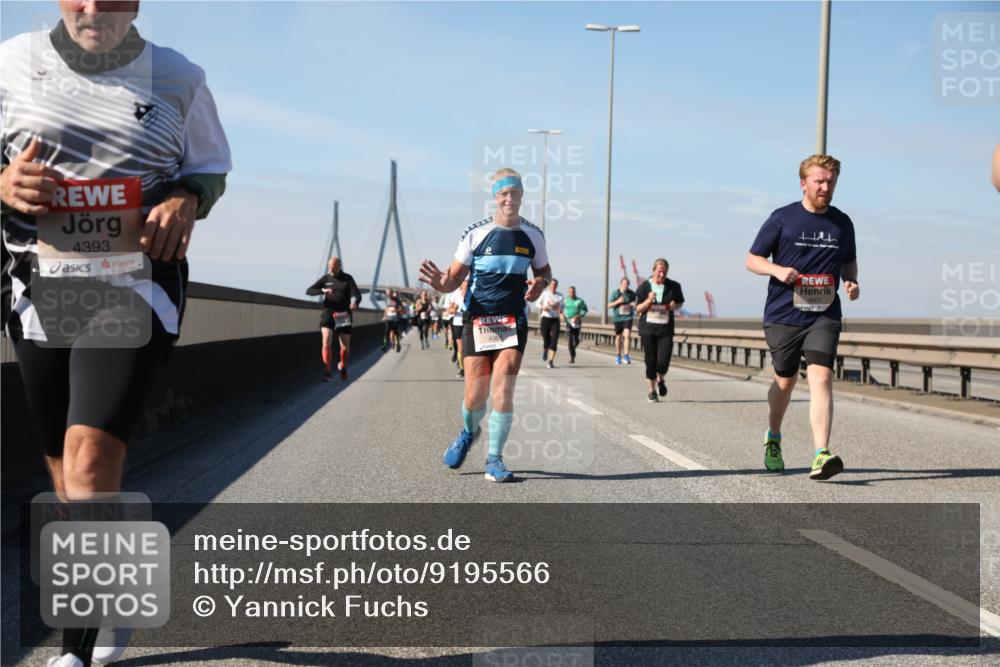 03.10.2025 - Köhlbrandbrückenlauf Yannick Fuchs http://msf.ph/oto/9195566 03.10.2025 12:00:04 Position 3 4393, 406 meine-sportfotos.de