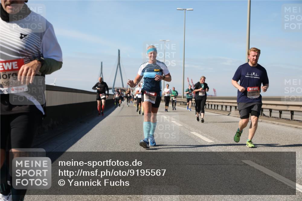 03.10.2025 - Köhlbrandbrückenlauf Yannick Fuchs http://msf.ph/oto/9195567 03.10.2025 12:00:04 Position 3 4393, 4601 meine-sportfotos.de