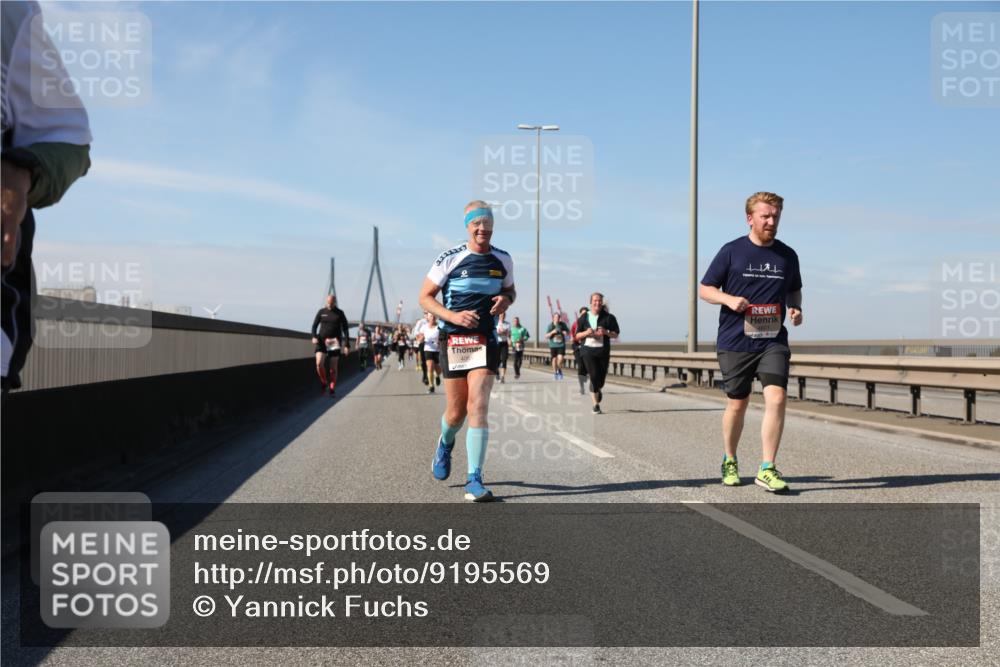 03.10.2025 - Köhlbrandbrückenlauf Yannick Fuchs http://msf.ph/oto/9195569 03.10.2025 12:00:05 Position 3  meine-sportfotos.de