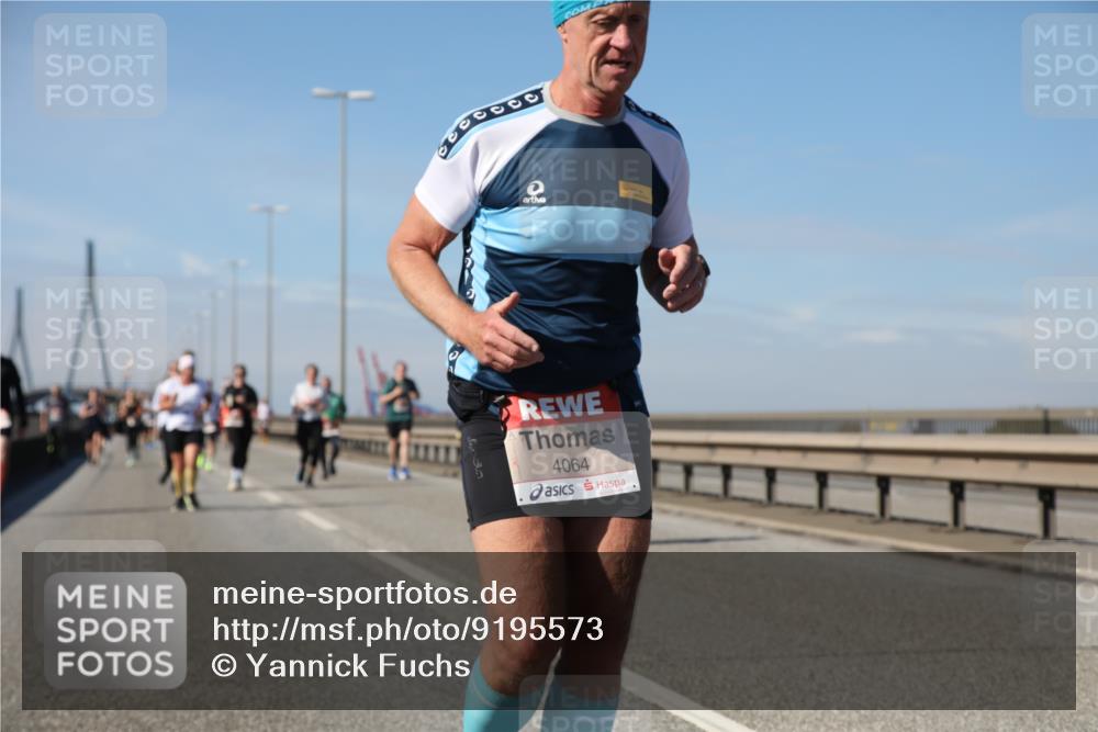 03.10.2025 - Köhlbrandbrückenlauf Yannick Fuchs http://msf.ph/oto/9195573 03.10.2025 12:00:06 Position 3 4064 meine-sportfotos.de