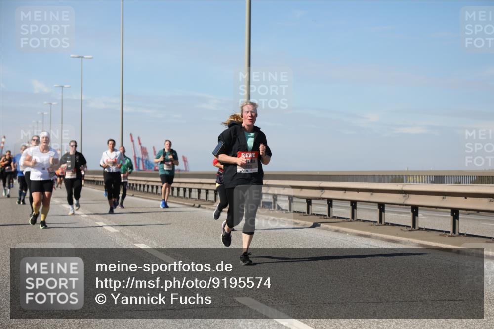 03.10.2025 - Köhlbrandbrückenlauf Yannick Fuchs http://msf.ph/oto/9195574 03.10.2025 12:00:07 Position 3  meine-sportfotos.de