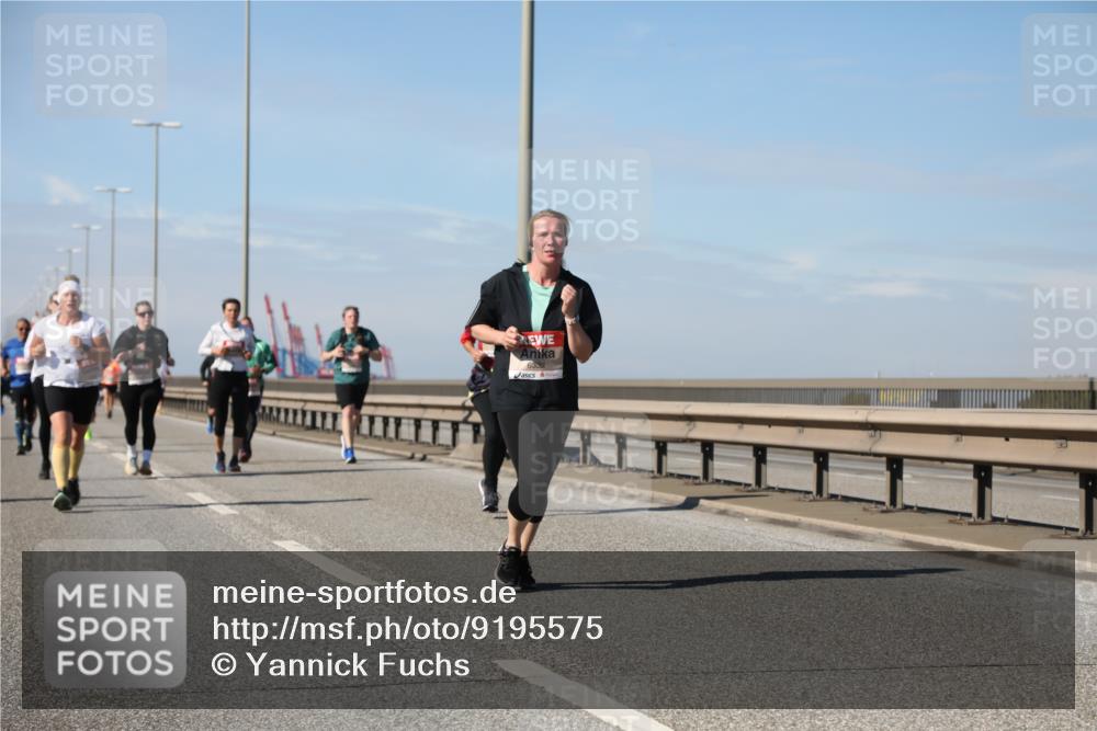 03.10.2025 - Köhlbrandbrückenlauf Yannick Fuchs http://msf.ph/oto/9195575 03.10.2025 12:00:07 Position 3 6332 meine-sportfotos.de