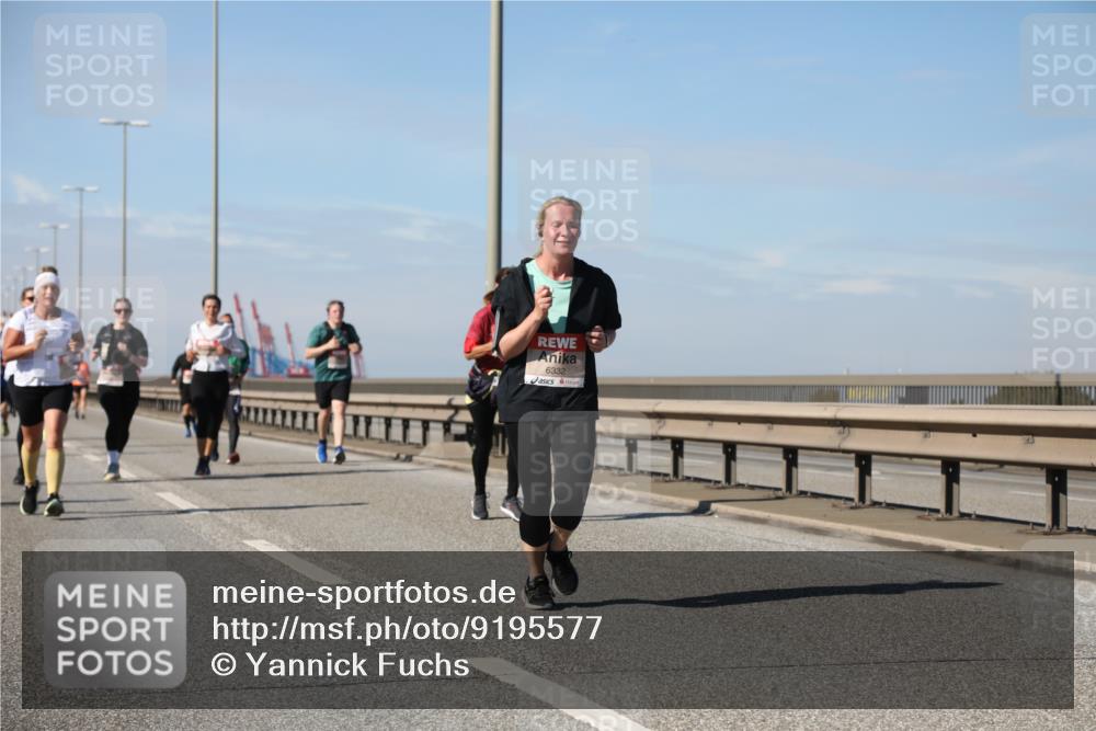 03.10.2025 - Köhlbrandbrückenlauf Yannick Fuchs http://msf.ph/oto/9195577 03.10.2025 12:00:08 Position 3 6332 meine-sportfotos.de