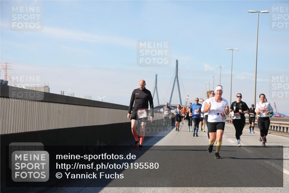 03.10.2025 - Köhlbrandbrückenlauf Yannick Fuchs http://msf.ph/oto/9195580 03.10.2025 12:00:09 Position 3  meine-sportfotos.de