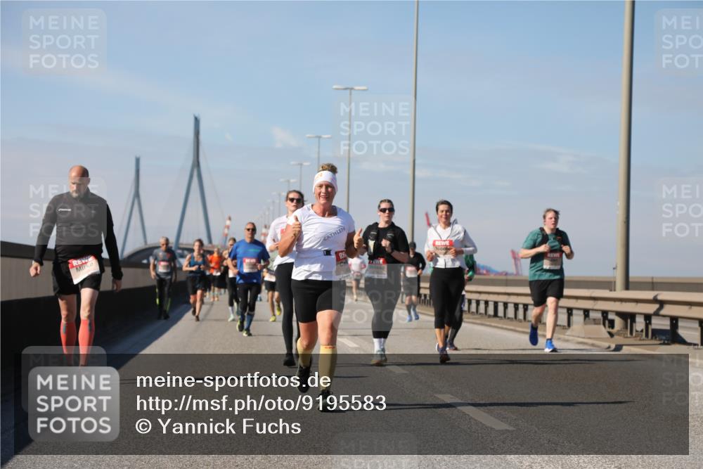 03.10.2025 - Köhlbrandbrückenlauf Yannick Fuchs http://msf.ph/oto/9195583 03.10.2025 12:00:09 Position 3  meine-sportfotos.de
