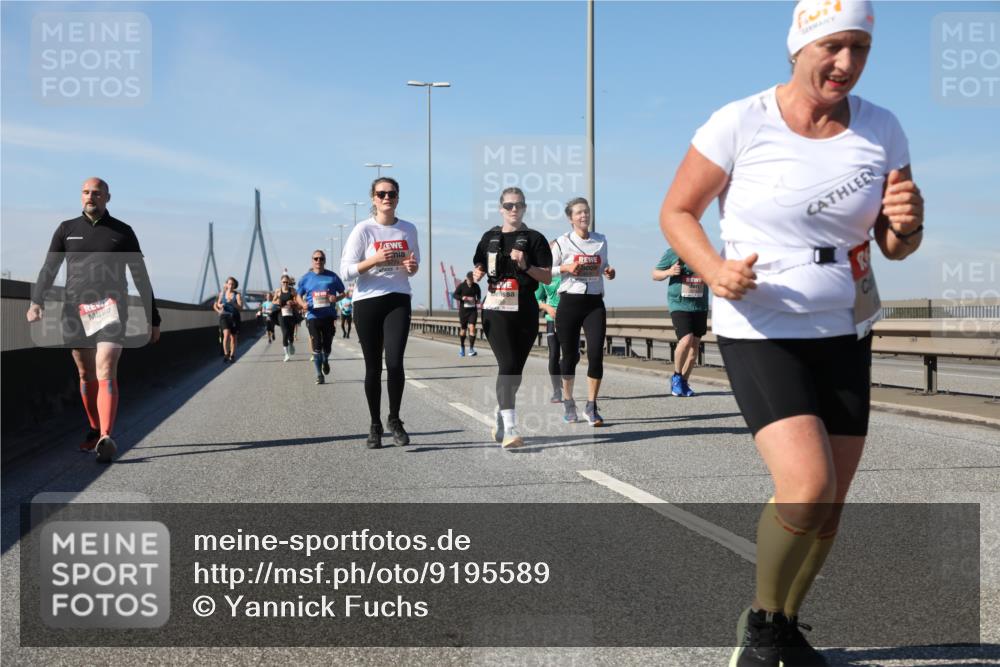 03.10.2025 - Köhlbrandbrückenlauf Yannick Fuchs http://msf.ph/oto/9195589 03.10.2025 12:00:12 Position 3  meine-sportfotos.de