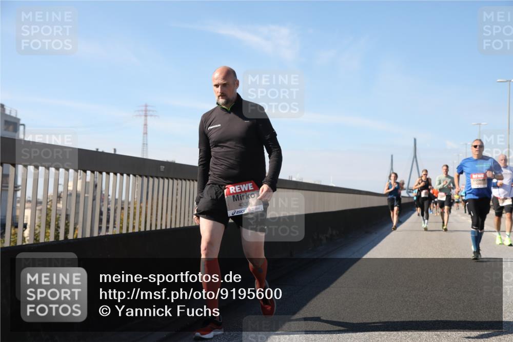 03.10.2025 - Köhlbrandbrückenlauf Yannick Fuchs http://msf.ph/oto/9195600 03.10.2025 12:00:15 Position 3 4339 meine-sportfotos.de