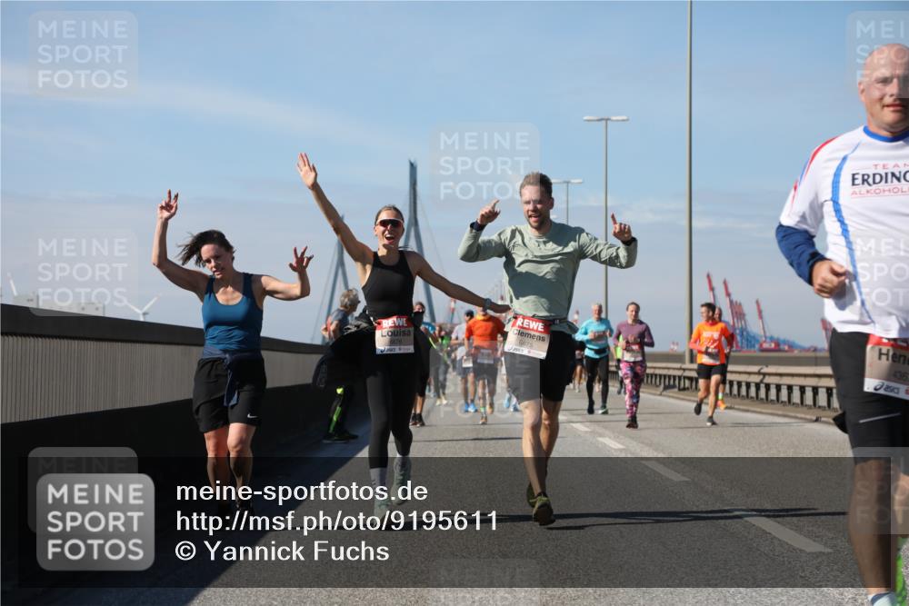 03.10.2025 - Köhlbrandbrückenlauf Yannick Fuchs http://msf.ph/oto/9195611 03.10.2025 12:00:18 Position 3 6675, 4367 meine-sportfotos.de