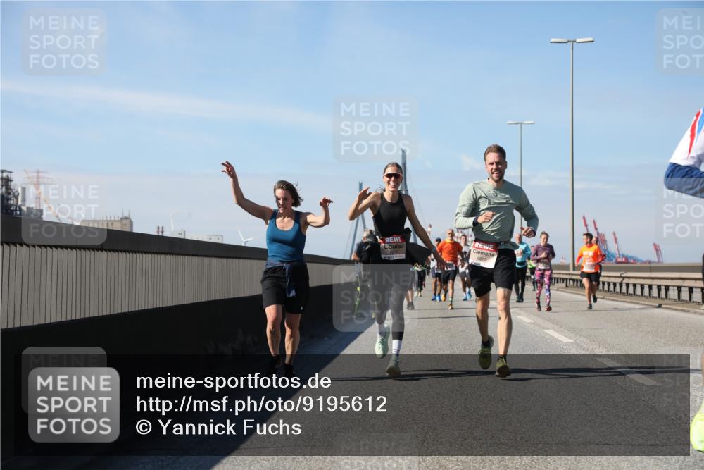 03.10.2025 - Köhlbrandbrückenlauf Yannick Fuchs http://msf.ph/oto/9195612 03.10.2025 12:00:18 Position 3 46565, 6675 meine-sportfotos.de