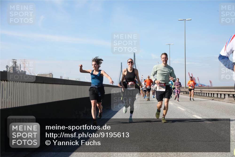 03.10.2025 - Köhlbrandbrückenlauf Yannick Fuchs http://msf.ph/oto/9195613 03.10.2025 12:00:18 Position 3  meine-sportfotos.de
