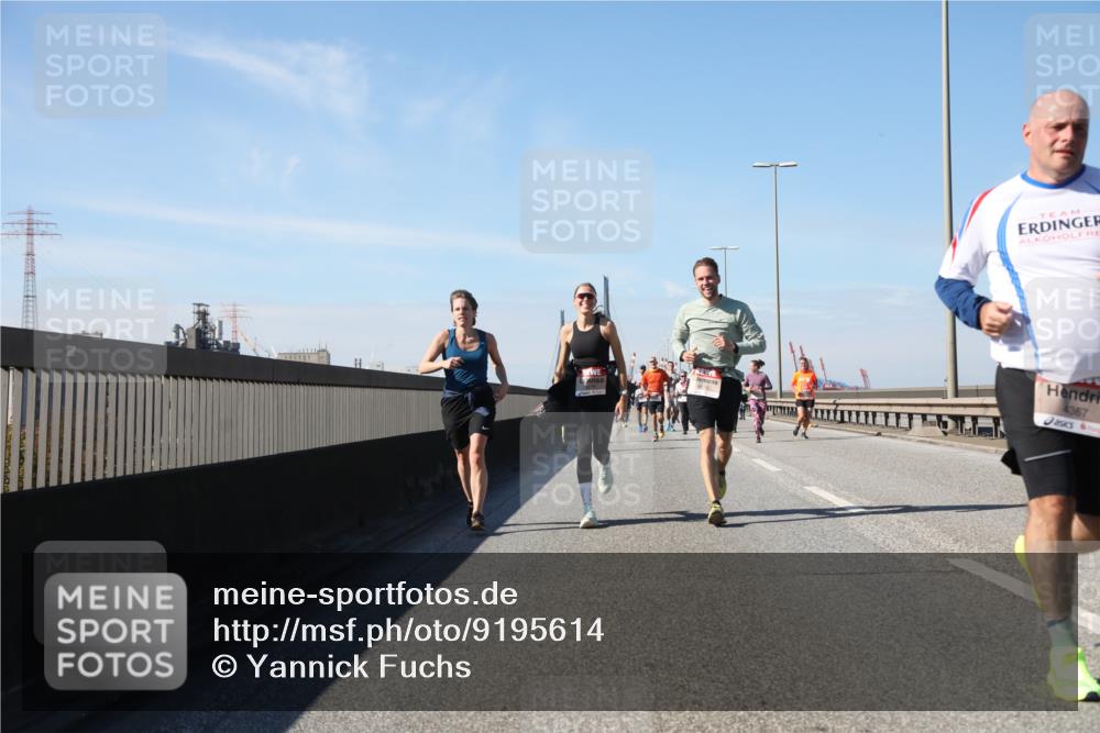 03.10.2025 - Köhlbrandbrückenlauf Yannick Fuchs http://msf.ph/oto/9195614 03.10.2025 12:00:18 Position 3 4367 meine-sportfotos.de