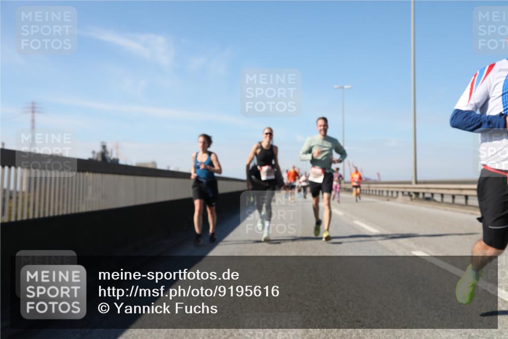 03.10.2025 - Köhlbrandbrückenlauf Yannick Fuchs http://msf.ph/oto/9195616 03.10.2025 12:00:19 Position 3  meine-sportfotos.de