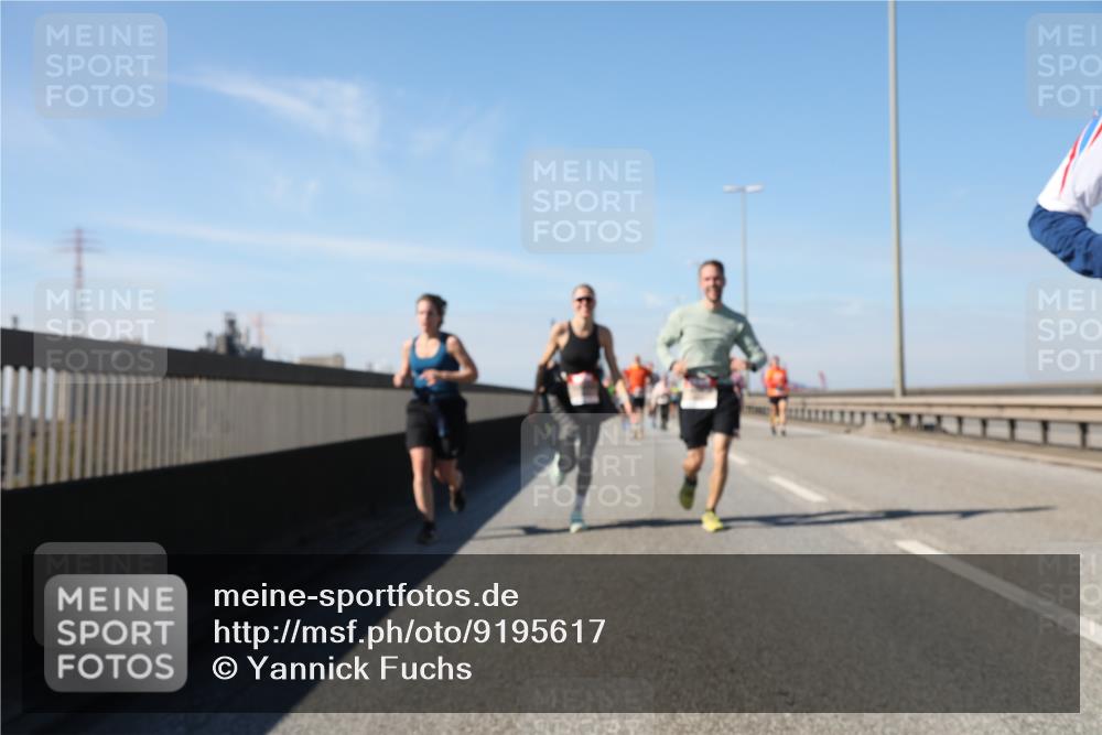 03.10.2025 - Köhlbrandbrückenlauf Yannick Fuchs http://msf.ph/oto/9195617 03.10.2025 12:00:19 Position 3  meine-sportfotos.de