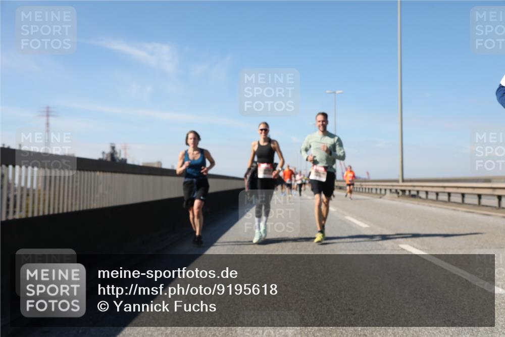 03.10.2025 - Köhlbrandbrückenlauf Yannick Fuchs http://msf.ph/oto/9195618 03.10.2025 12:00:19 Position 3  meine-sportfotos.de