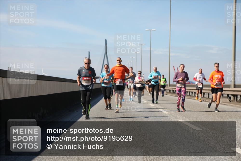 03.10.2025 - Köhlbrandbrückenlauf Yannick Fuchs http://msf.ph/oto/9195629 03.10.2025 12:00:22 Position 3  meine-sportfotos.de