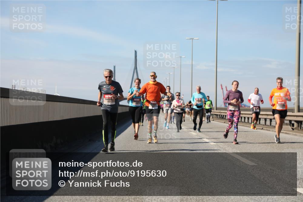 03.10.2025 - Köhlbrandbrückenlauf Yannick Fuchs http://msf.ph/oto/9195630 03.10.2025 12:00:22 Position 3 5672, 1 meine-sportfotos.de