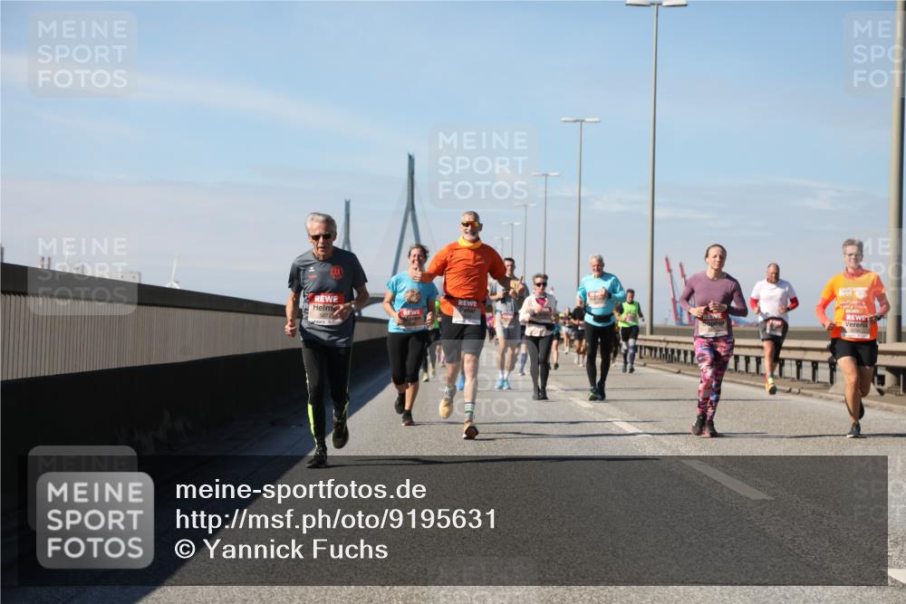 03.10.2025 - Köhlbrandbrückenlauf Yannick Fuchs http://msf.ph/oto/9195631 03.10.2025 12:00:22 Position 3 01264 meine-sportfotos.de